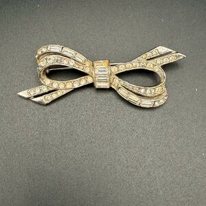 Vintage Rhinestone Bow Brooch Silver Tone Baguette Ribbon Pin